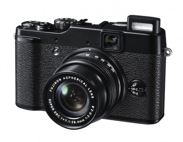 Fujifilm FinePix X10 side with lens extended