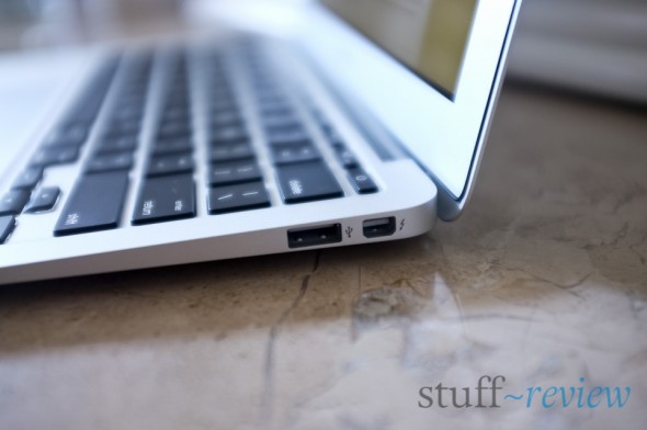 MacBook Air 2011 11-inch left side ports: Thunderbolt and USB2.0