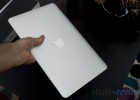 MacBook Air 2011 one handed pick-up