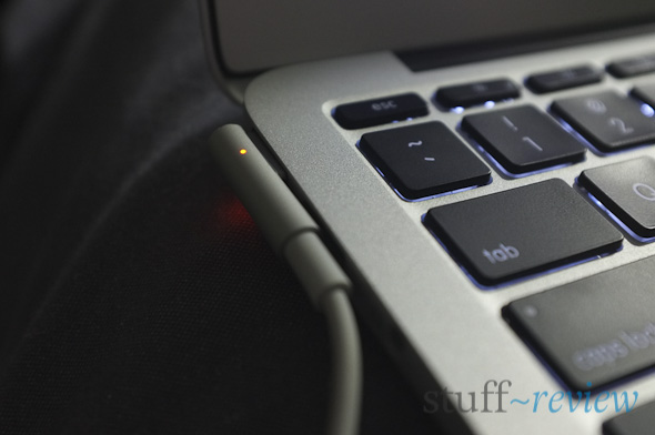 MacBook Air 2011, MagSafe power connector and backlit keyboard