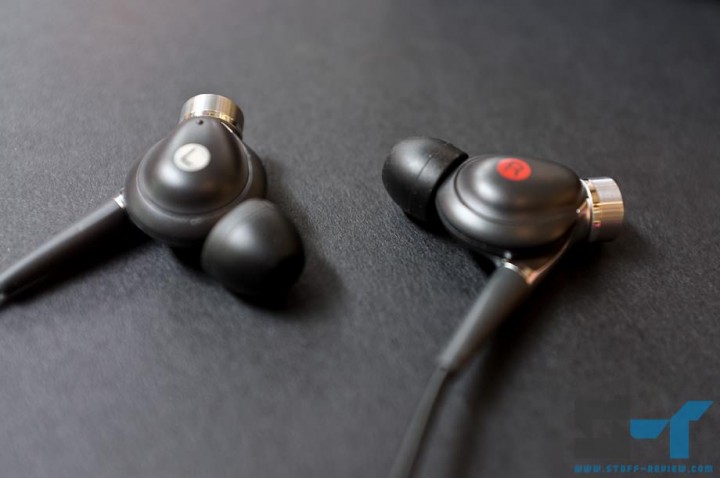 Sony MDR-NC300D earbuds pair