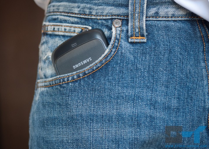 Samsung Galaxy Nexus in jeans pocket