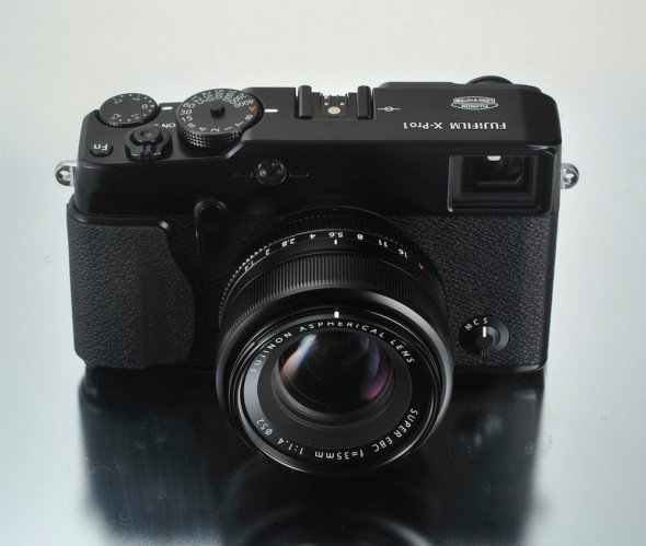 Fujifilm X-Pro1 interchangeable lens camera is official with 16MP