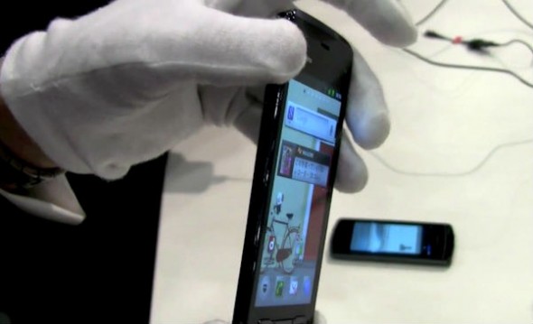 Fujitsu Arrows F-07D side thinness