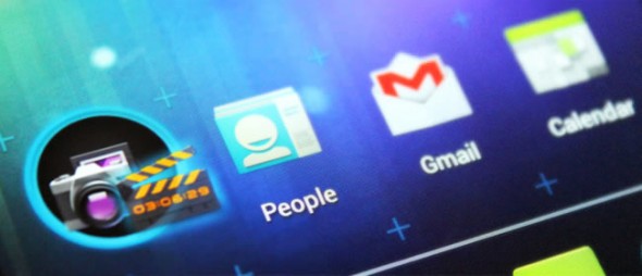 Android 4.0 Ice Cream Sandwich close-up on homescreen elements