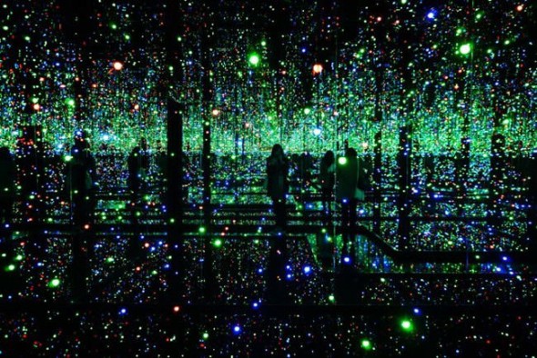 Yayoi Kusama 'Infinity Mirror' room multi-color lights