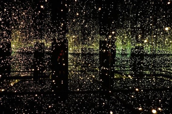 Yayoi Kusama 'Infinity Mirror' room multi-color lights