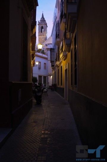 Fujifilm X100 sample shot: Seville, Spain @ 1/40sec f/2.0, ISO 200