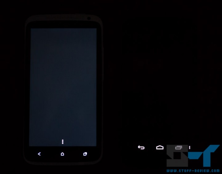 HTC One (left) X vs. Galaxy Nexus (right) display: black level