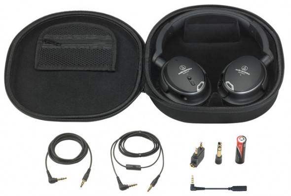 Audio-Technica ATH-ANC9 headphones, accessories and carrying case