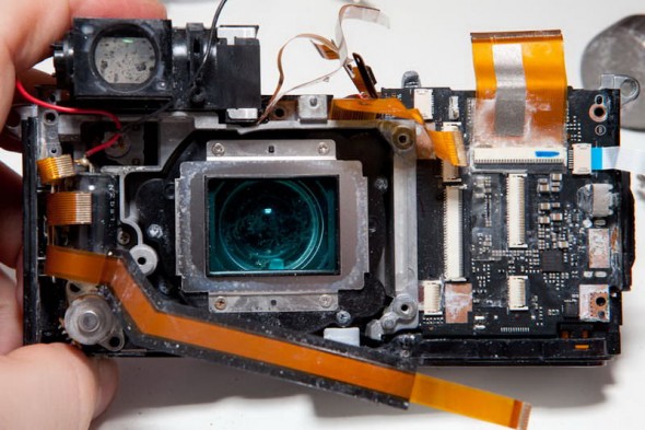 Fujifilm X100 teardown inside