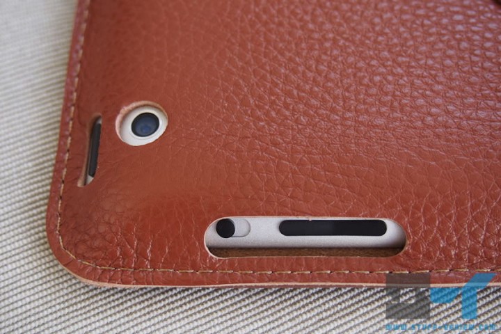 Yoobao leather case for the new iPad (2012) close-up on camera and button ports