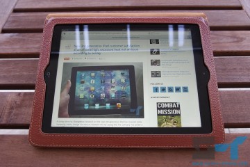 Yoobao leather case for the new iPad (2012) lying down - viewing angle